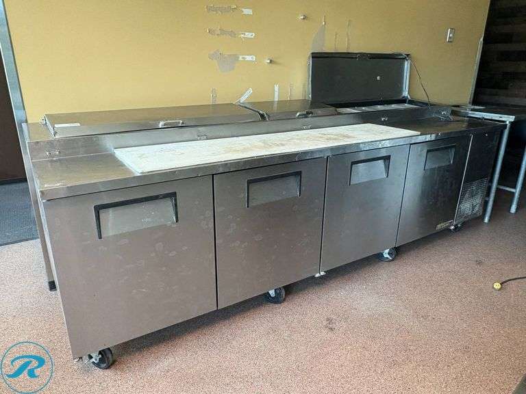 True Model TPP-119 Refrigerated Pizza Prep Table with Casters