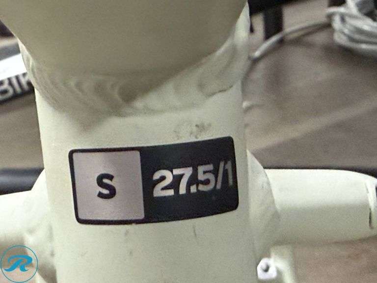 Giant Talon Bicycle Frame, 27.5, Size Small - Roller Auctions