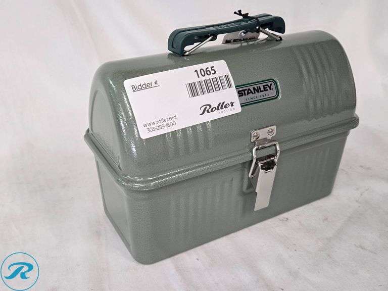 Stanley Classic Lunch Box, 5.5 QT - Roller Auctions