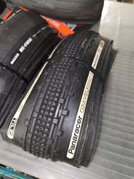 (16) Bicycle Tires Including Maxxis, Panaracer, and Clement Models - Roller Auctions
