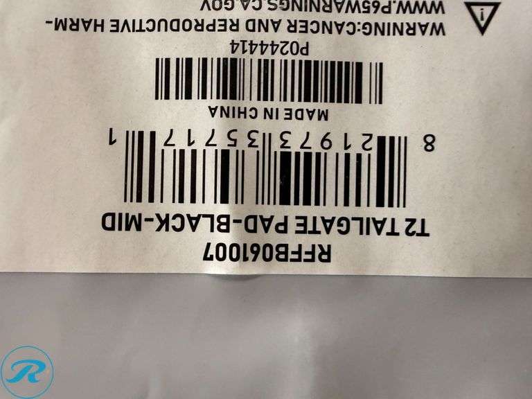 Race Face T2 Tailgate Pad, Mid Size - Roller Auctions