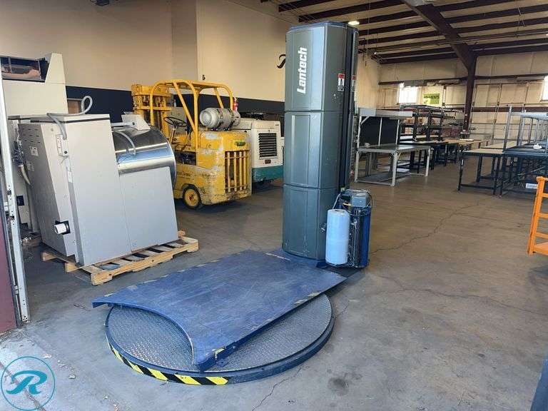 Lantech Q-Series Q300 Semi-Automated Stretch Wrapping System