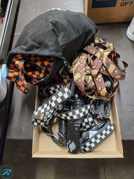 Checkered and Patterned Ratchet Straps with Carry Bag - Roller Auctions