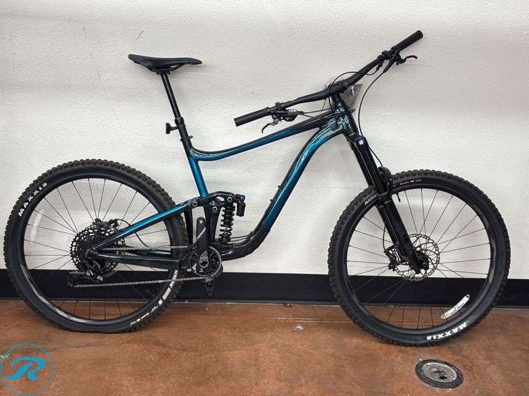 Giant Reign SX Mountain Bicycle, Size XL (Needs Pedals)