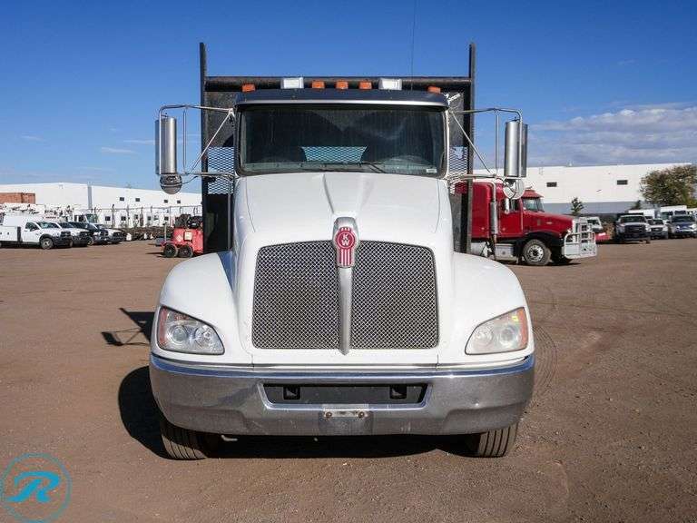 2016 Kenworth T370 S/A Flatbed Truck - Roller Auctions