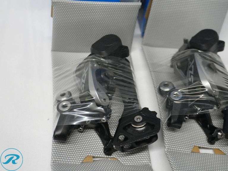 (2) Shimano SLX RD-M7000 11-GS Rear Derailleurs, 11-Speed - Roller Auctions