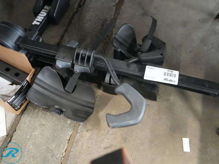 Thule Double Track Pro XT 2-Bike Rack with Hitch Extender - Roller Auctions