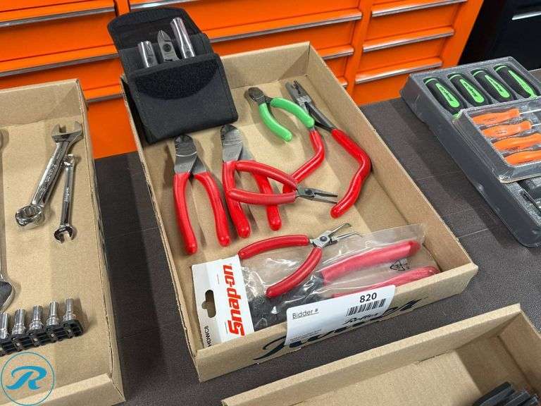 Tray of Snap-On Pliers and Cutters - Roller Auctions