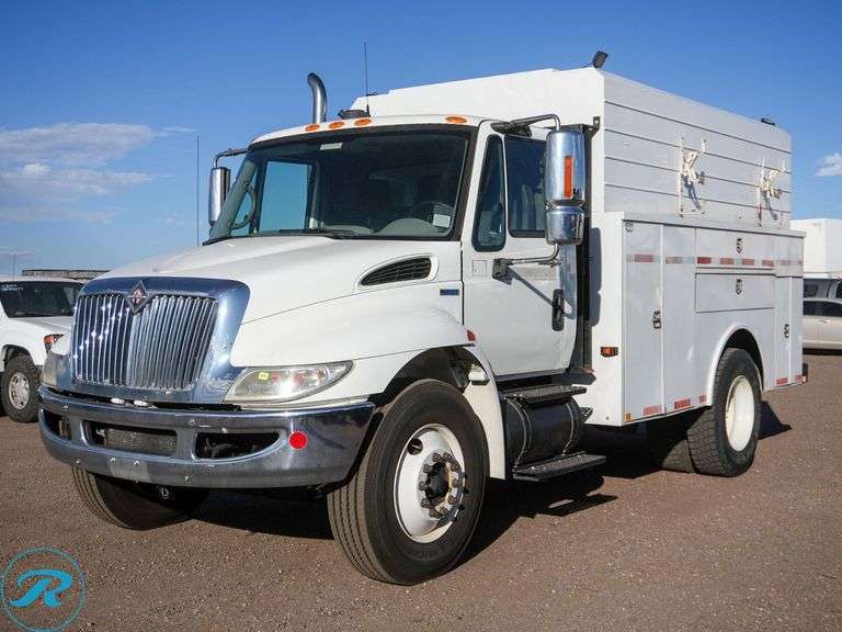 2010 International 4300 S/A High Top Utility Truck