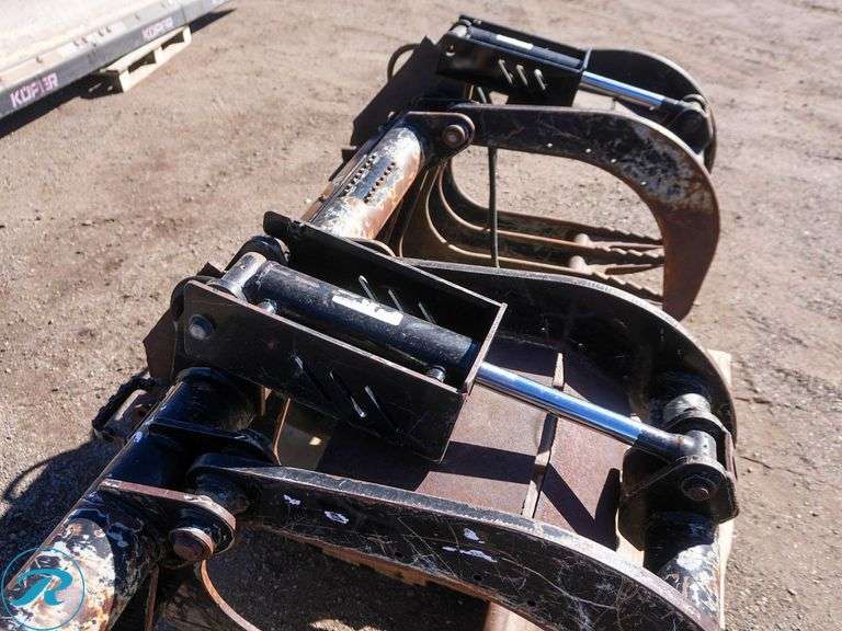 Hydraulic Grapple Bucket To Fit Skid Steer Loader, 80" - Roller Auctions