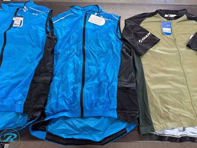Giant Cycling Men’s Apparel: Race Day Jersey (XL/2XL) and (2) Superlight Wind Vests, Size L and XL - Roller Auctions