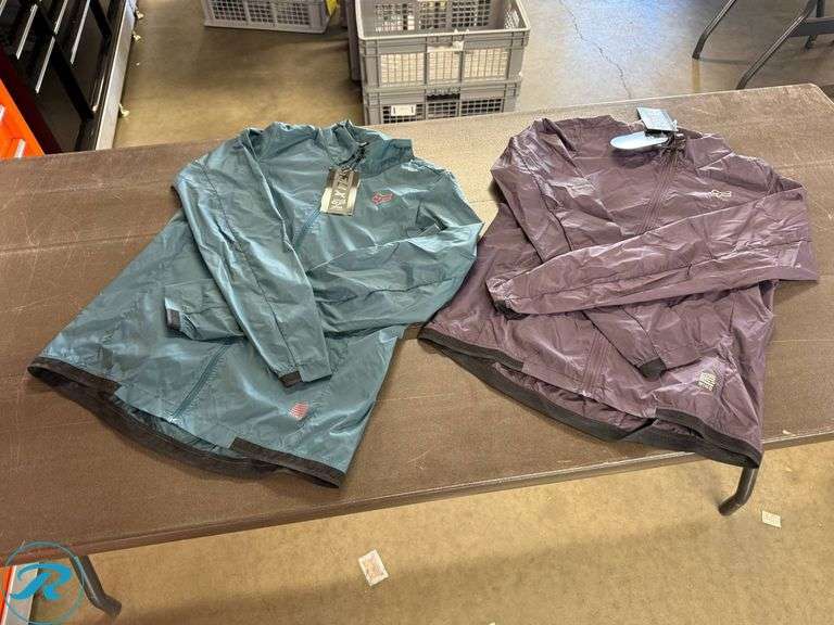 (2) Fox Defend Women’s Wind Jackets, Size M - Roller Auctions