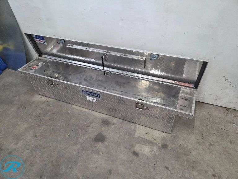 Kobalt Aluminum Diamond Plate Truck Tool Box with Interior Struts - Roller Auctions