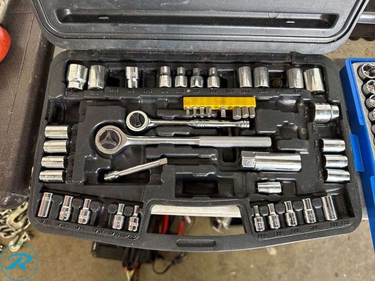 Stanley and Generic Socket Wrench Sets in Portable Cases - Roller Auctions
