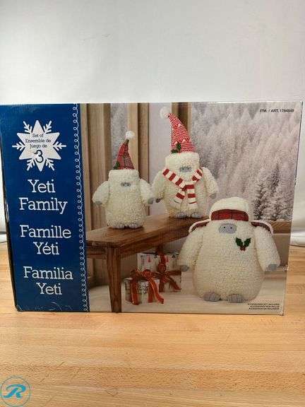Christmas Yeti Family Set of 3 -New - Roller Auctions