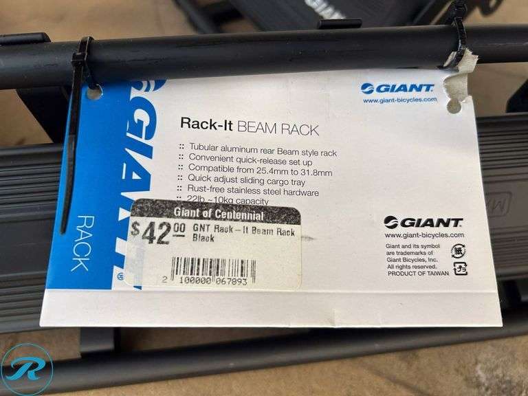 Giant Rack-It Beam Racks and Topeak QuickTrack Adapters - Roller Auctions