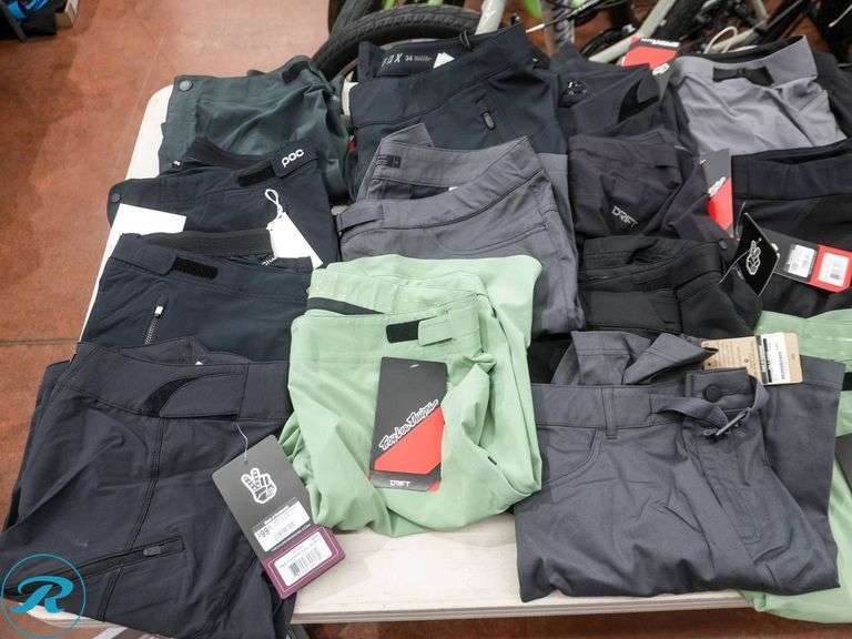 Crate of (23) Men's Cycling Shorts, Size L, Assorted Brands - Roller Auctions