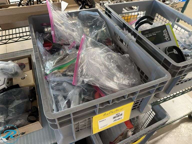 Tray of Assorted Reflectors - Roller Auctions