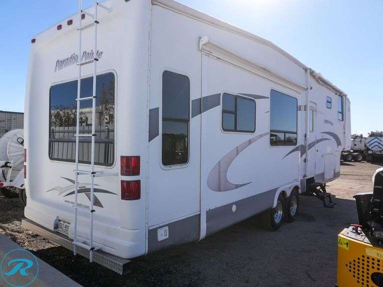2006 Crossroads Paradise Point T/A 5th Wheel Camper - Roller Auctions