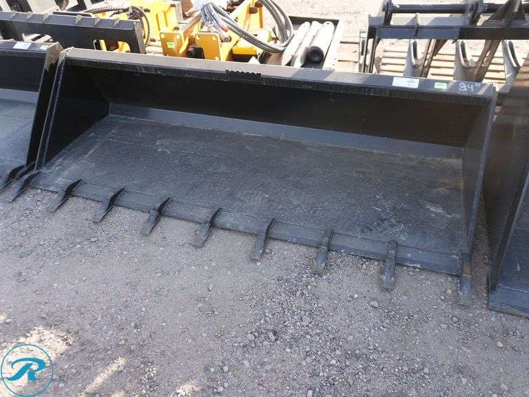 New Swict 84" Skid Steer Bucket With Teeth - Roller Auctions