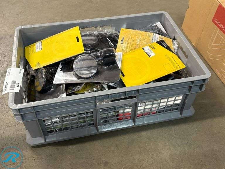 Crate of Cycle Rear View Mirrors by Selle, Delta, and Zéfal - Roller Auctions