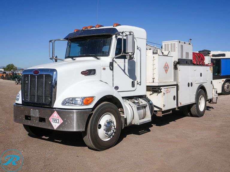 2016 Peterbilt 337 S/A Service Truck