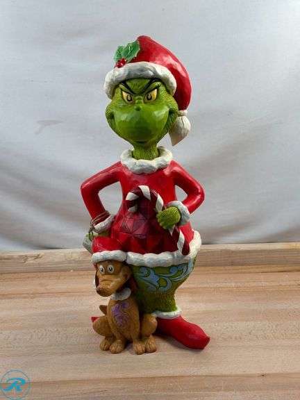 Christmas Yeti Family Set of 3- Like New; 50.8 cm (20 in.) Christmas Grinch and Max by Jim Shore- New/ Crack in Head - Roller Auctions