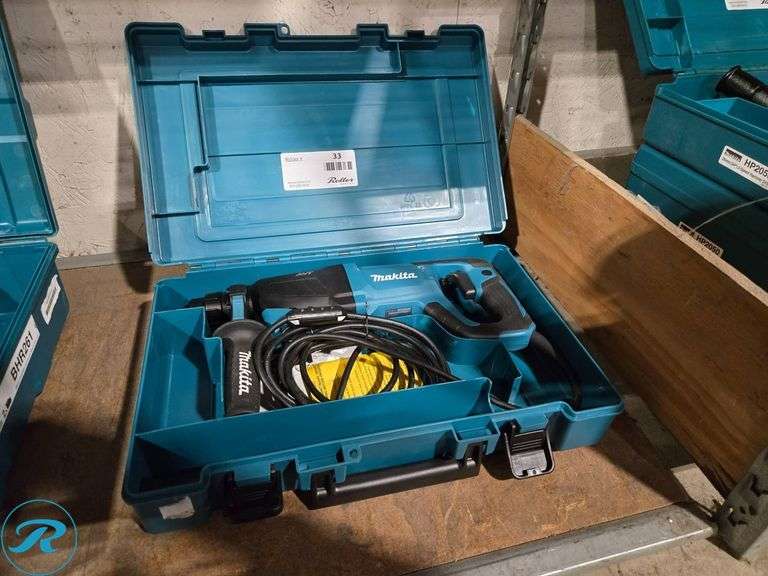 Makita HR2641 SDS-Plus Rotary Hammer Drill With Case