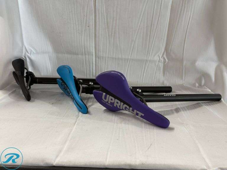 Crate of Giant Test Saddles and Seatposts With Multiple Designs - Roller Auctions
