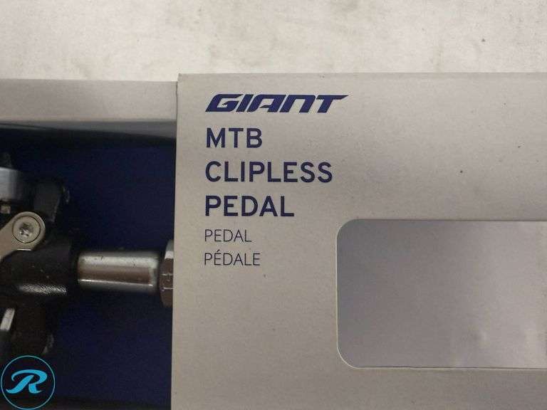(2) Giant XC Pro Clipless MTB Pedal Sets - Roller Auctions