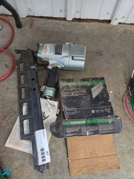 Hitachi NR83A(S) Pneumatic Nailer with Magazine and Box