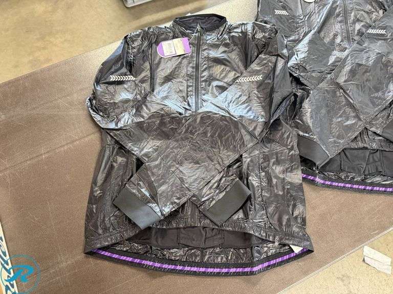 (2) Liv Cefira Women’s Wind Jackets, Size XL and XXL - Roller Auctions