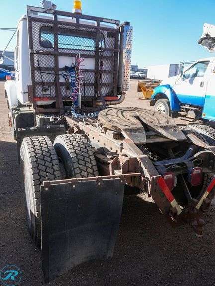 1984  International  2575  S/A  Truck Tractor - Roller Auctions