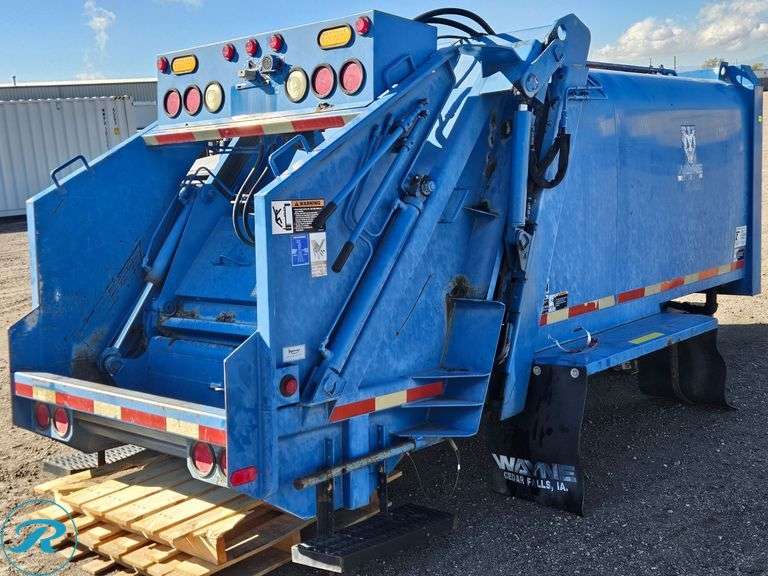 2002 Wayne Super Series Truck Mounted Trash Compactor Bed, 6-Yard Capacity, Rear Load, S/N: 15919 - Roller Auctions