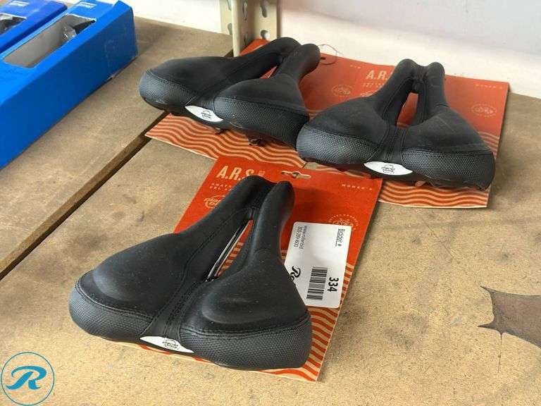 (3) Planet Bike A.R.S. Standard Women’s Gel Saddles, Black - Roller Auctions
