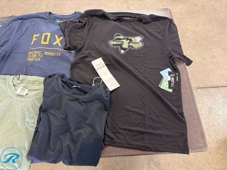 (10) Men’s Cycling T-Shirts, Size L - Roller Auctions