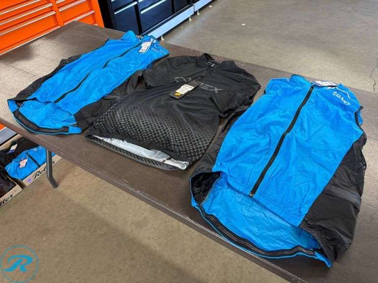 Giant Cycling Men’s Apparel: ONT Tour Jerseys and (2) Superlight Wind Vest, Size M - Roller Auctions