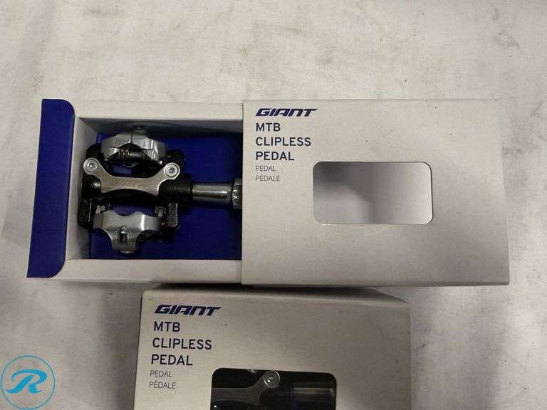 (2) Giant XC Pro Clipless MTB Pedal Sets - Roller Auctions
