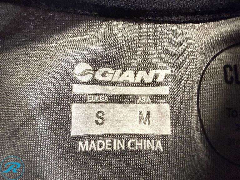 (2) Giant Tour Men’s Cycling Jerseys, Size XS/S - Roller Auctions