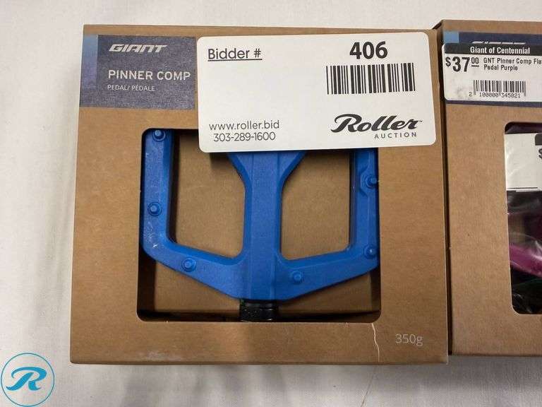 (2) Giant Pinner Comp Flat Pedal Sets - Roller Auctions