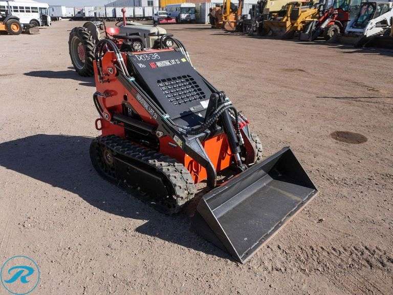 AGT LRT23 Crawler Mini Skid Steer Loader - Roller Auctions