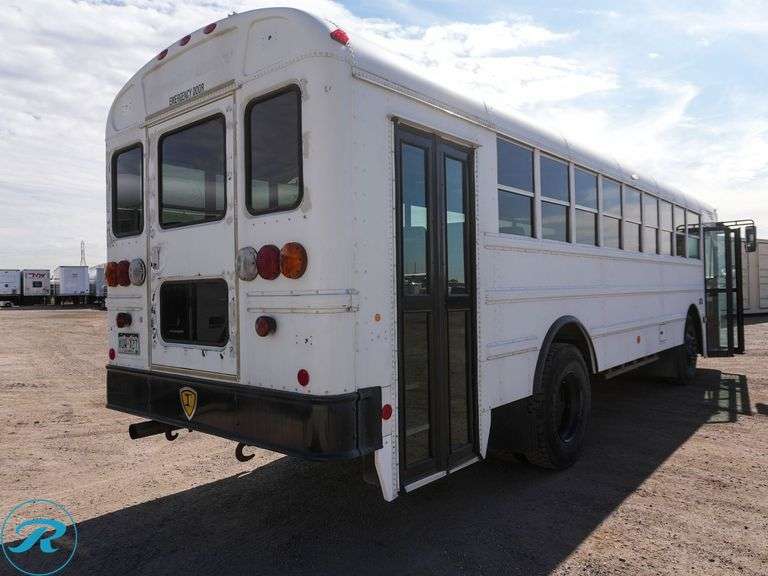 2006 International FE300 S/A 35-Passenger Bus - Roller Auctions