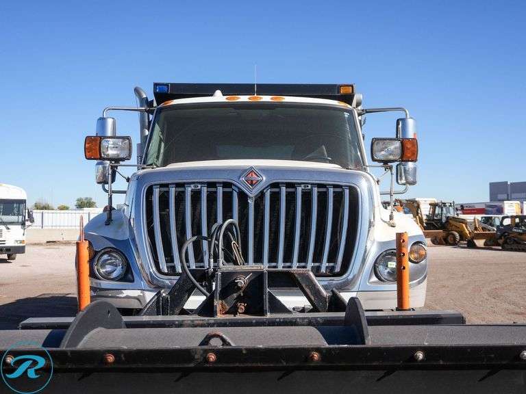 2013  International   Workstar 7500  T/A  Dump Truck - Roller Auctions