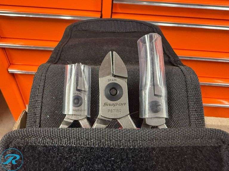 Tray of Snap-On Pliers and Cutters - Roller Auctions