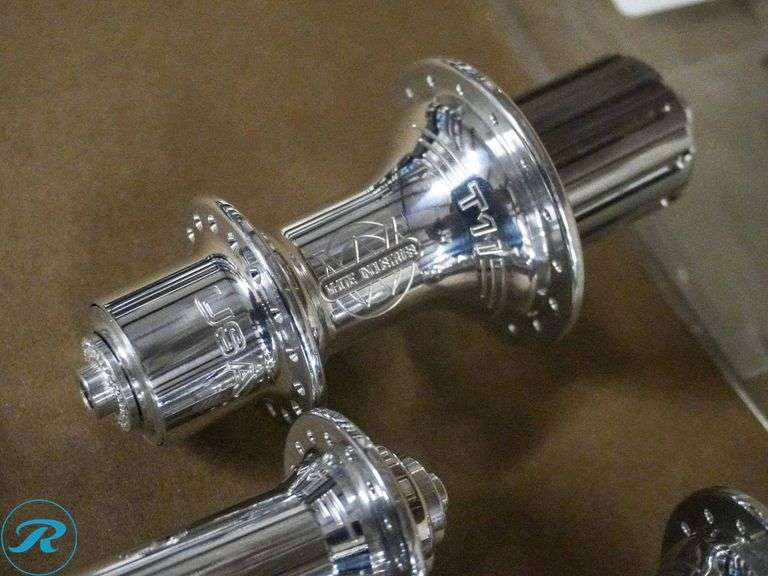 (3) White Industries T11 Hubs, 32-Hole, Silver, (2) Rear and (1) Front - Roller Auctions