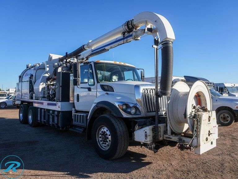 2016  International   7400  T/A Vacuum Truck - Roller Auctions
