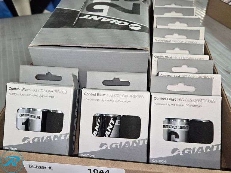 Tray of Giant Control Blast 16g CO2 Cartridges - Roller Auctions