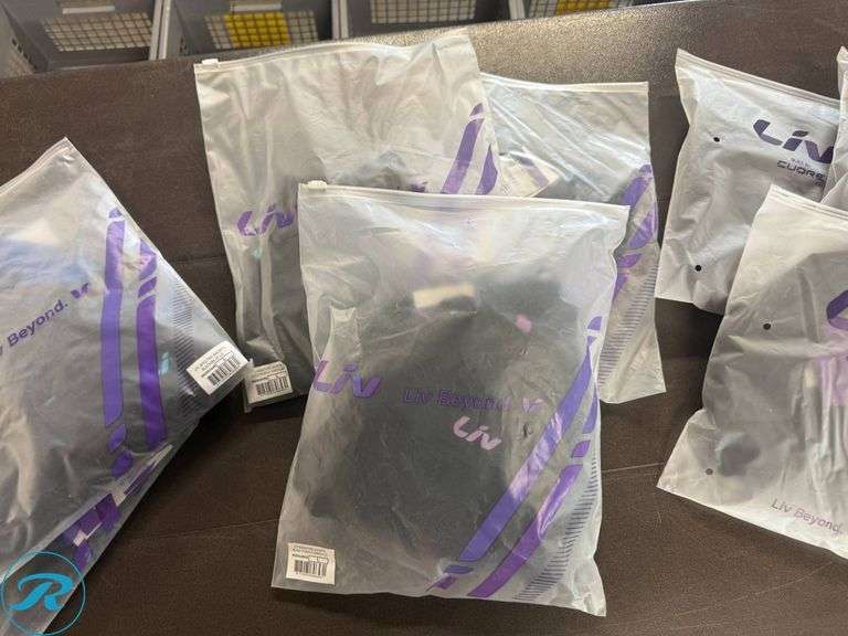 (8) Liv Signature and Spectra Women’s Cycling Shorts, Size L - Roller Auctions