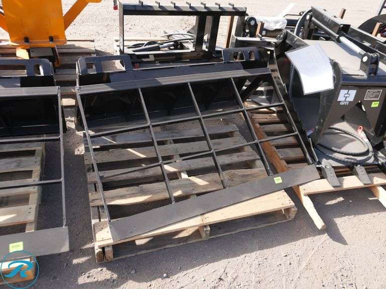New Giyi GY-DPDQ Land Leveler Attachment to Fit Skid Steer Loader, 47" - Roller Auctions