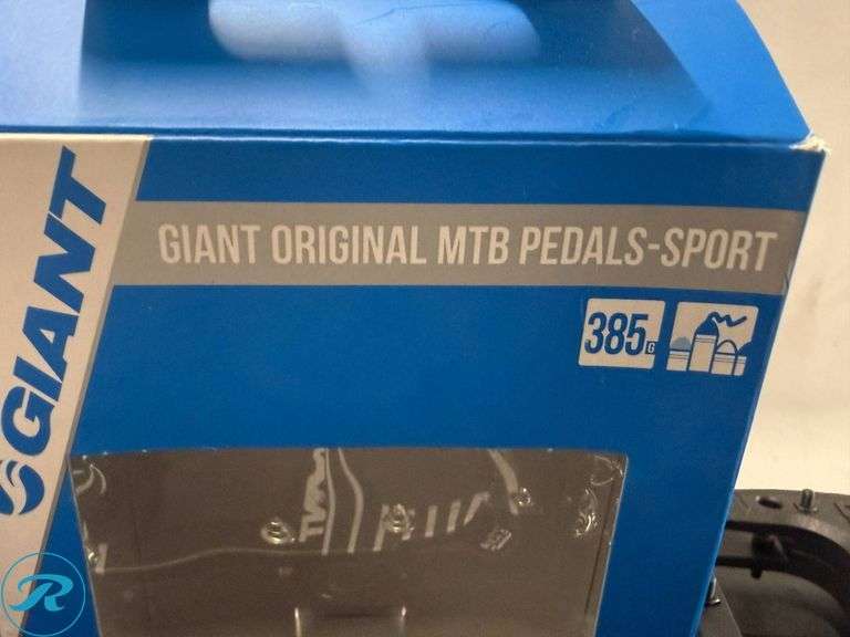 (2) Giant Original MTB Sport Pedals and Deity Deftrap Pedals - Roller Auctions
